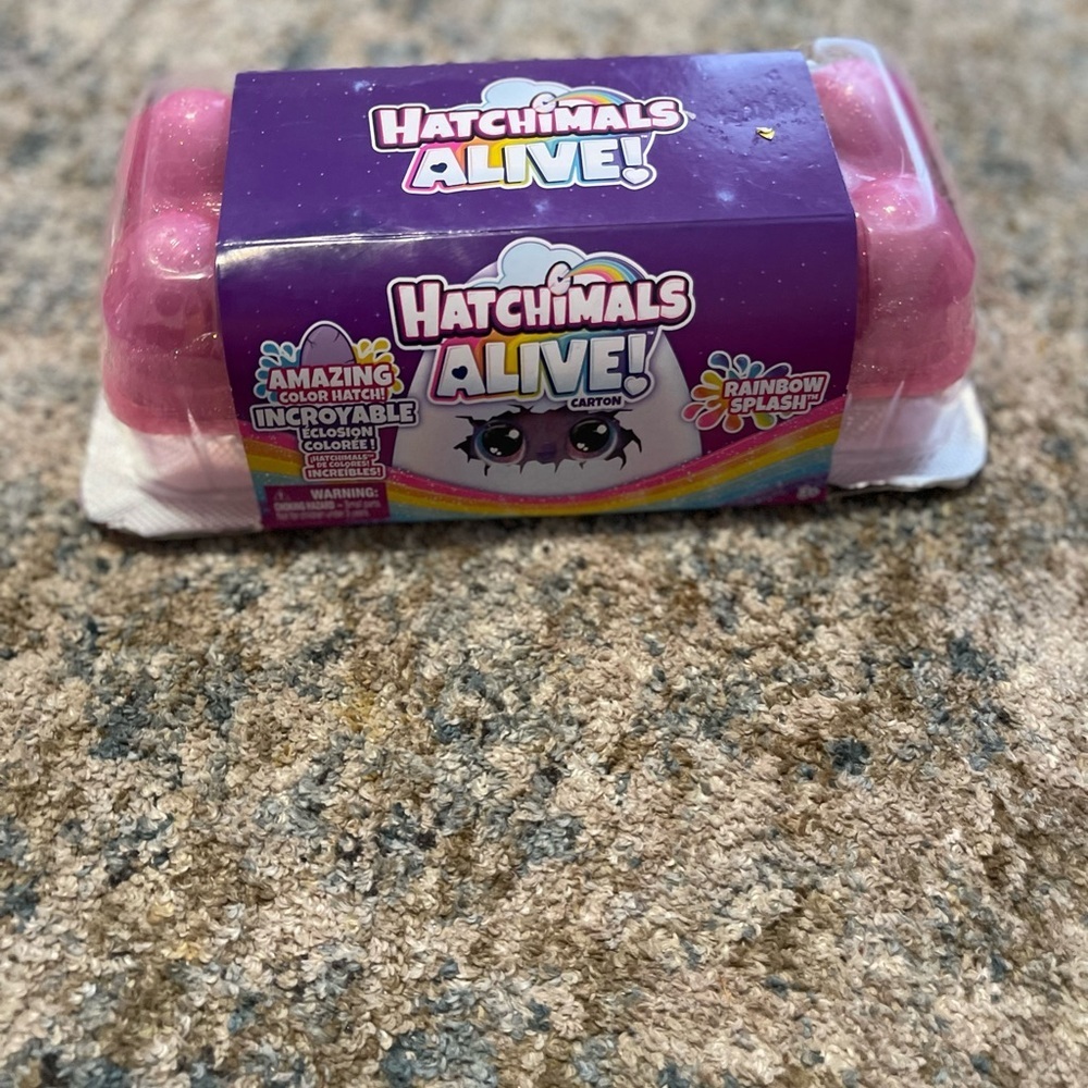 Hatchimals Alive! Rainbow Splash Pink Egg Carton
